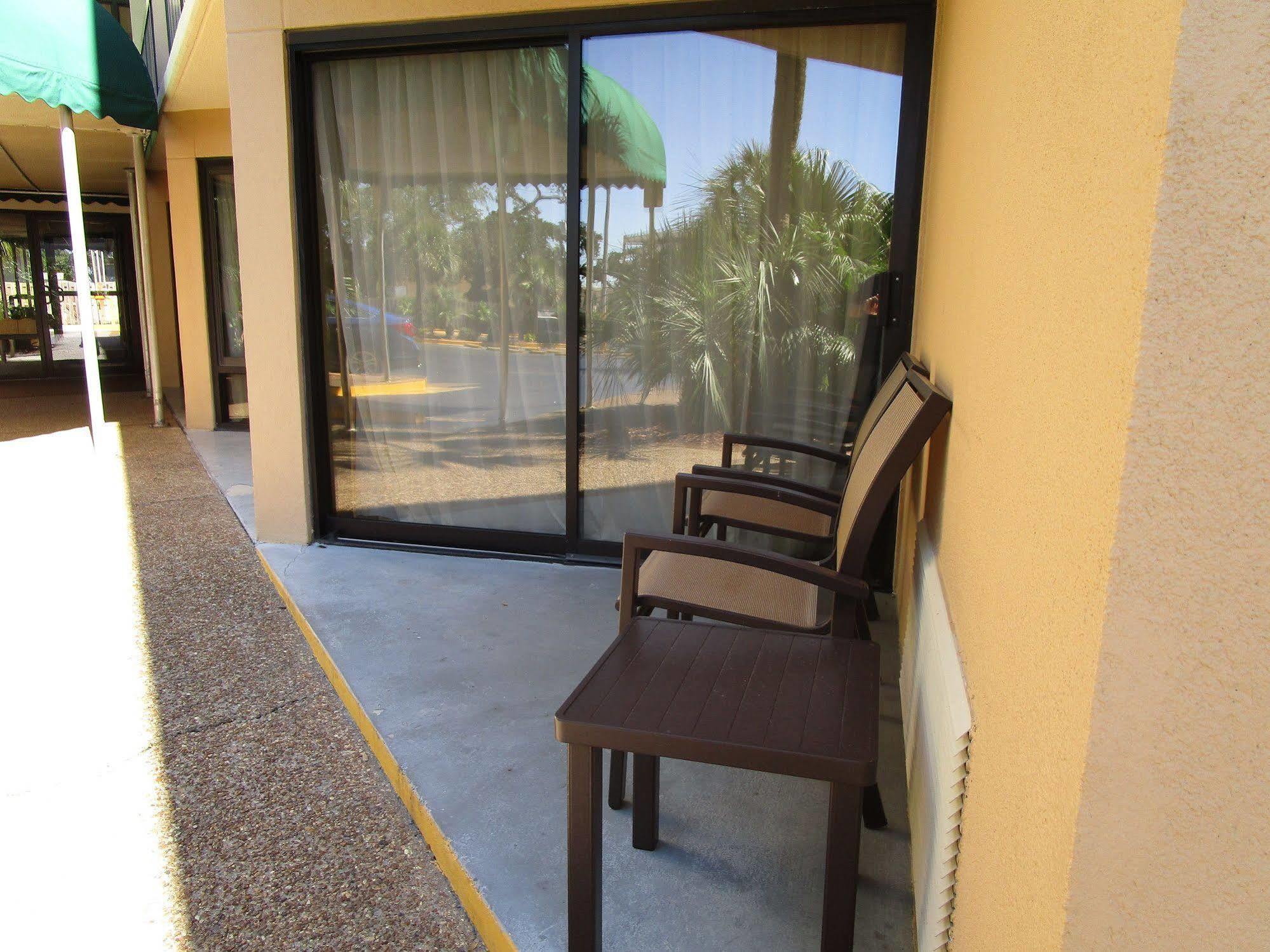 Best Western Oak Manor Biloxi Exterior photo
